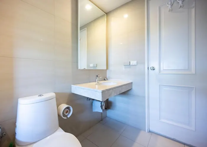 Beautiful 1 Bed With Huge Lumpini Park View Bangkok